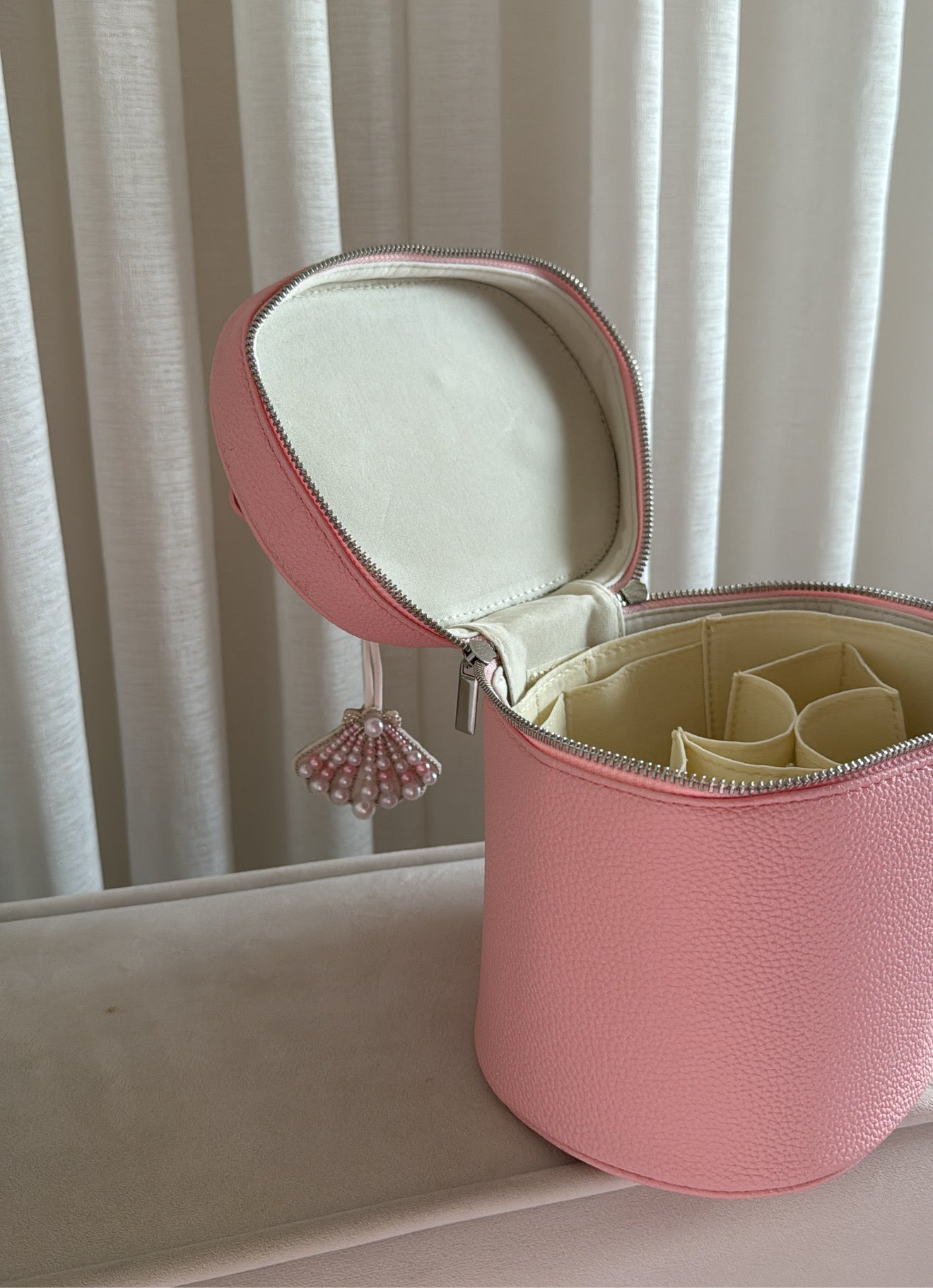 Makeup bag